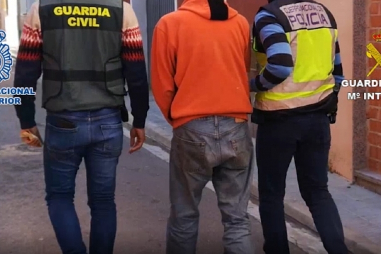 Dos detenidos tras perpetrar seis atracos en la provincia, tres en la Safor