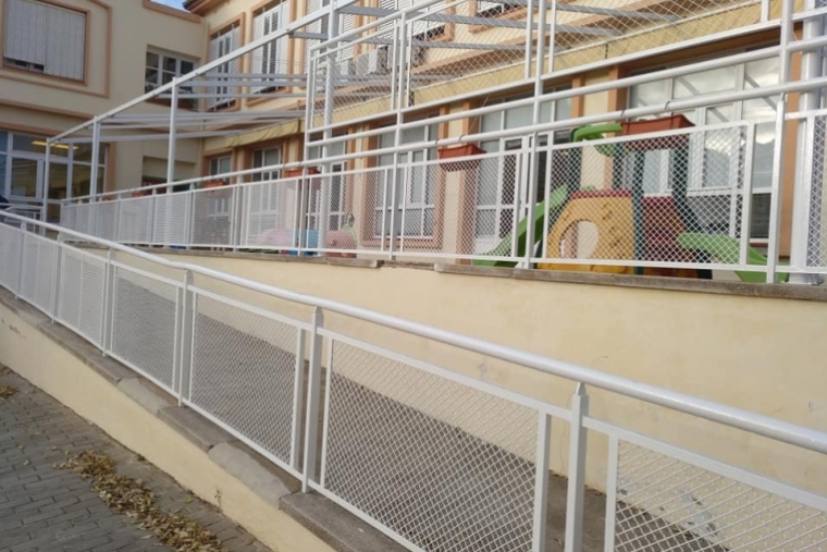 Oliva aprovecha las Navidades para hacer reformas en los colegios