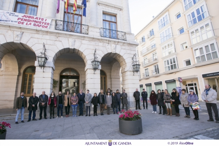 Gandia rinde homenaje a las víctimas de la violencia de género