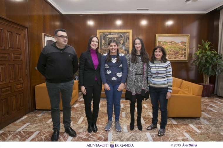 Alumna del CEIP Les Foies se convierte en referente en la movilidad a pie