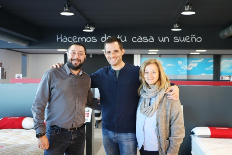 La Tienda HOME renueva su acuerdo de colaboración con el Cáncer en Gandia