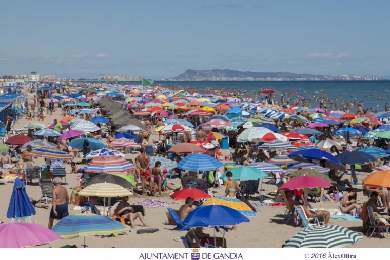 Vecinos de la playa piden la encuesta sobre Turismo al no hallarla