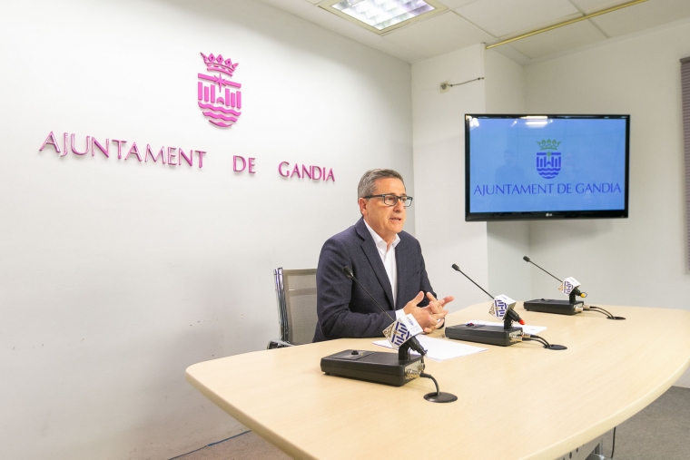 Gregori anuncia el pago de 2,5 millones de euros de deuda municipal