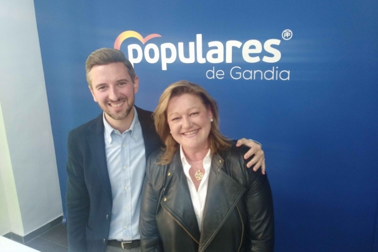 Un PP unido presenta a Carla Ripoll como ''mano derecha'' de Víctor Soler