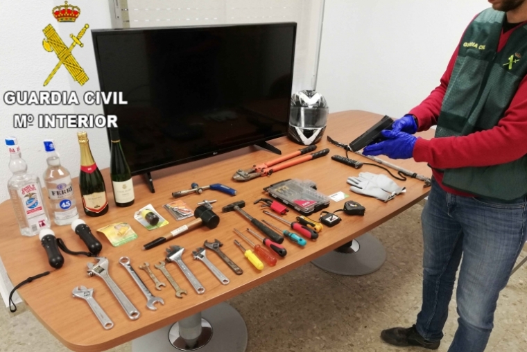 La Guardia Civil detiene a un hombre por 13 robos en la comarca de la Safor
