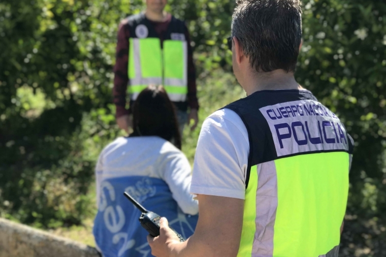 Localizan a una madre y su hija tras días deambulando por campos de la Safor