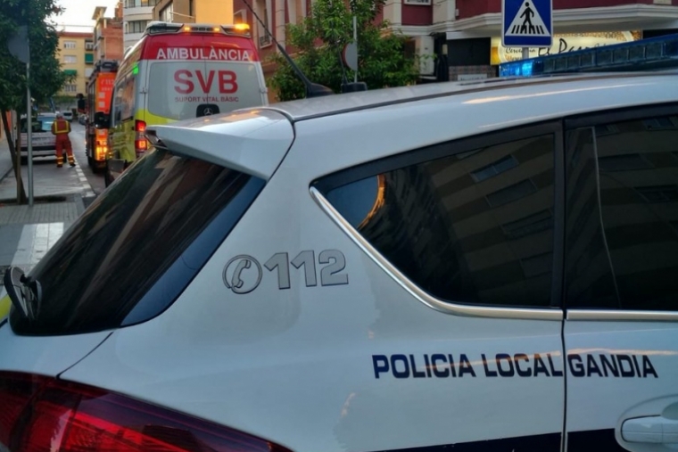 Policía, Bomberos y Sanitarios acuden ante una llamada de auxilio en Gandia