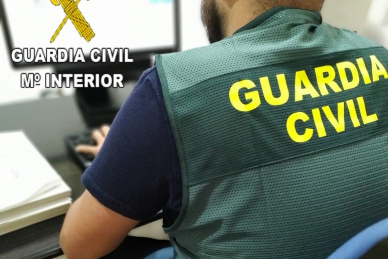 Detenido en Oliva tras estafar de forma continuada a su expareja
