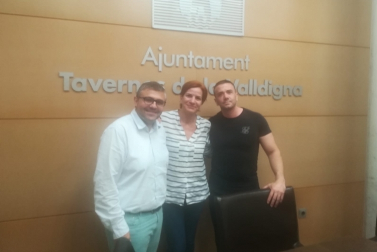 La playa de Tavernes acoge el III Concurso Profesional de Arroz de Vigilia