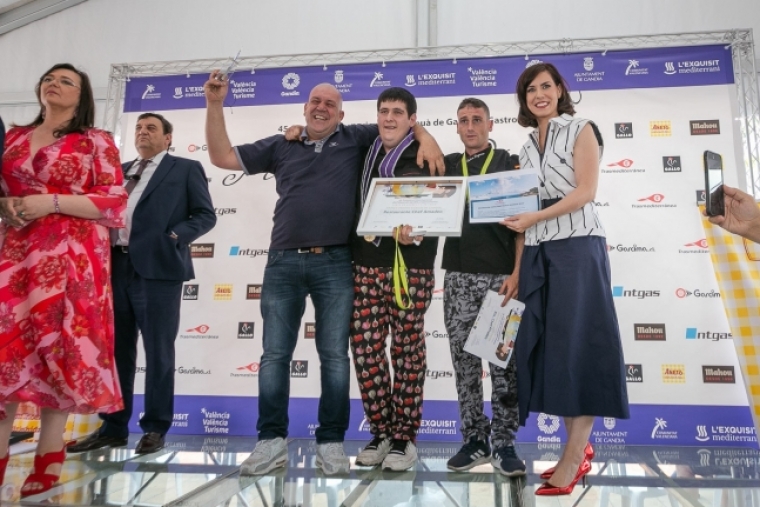Chef Amadeo gana el Concurso de la Fideuà de Gandia