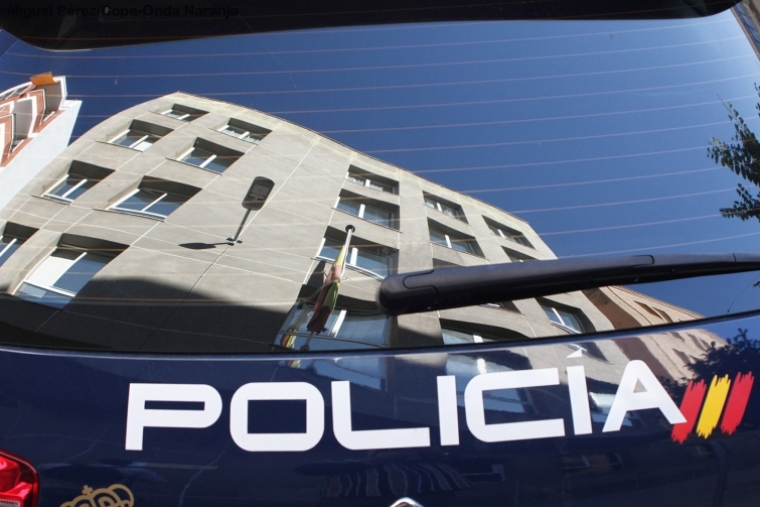 Denuncian una agresión y robo a un joven en la plaza del Tirant en Gandia