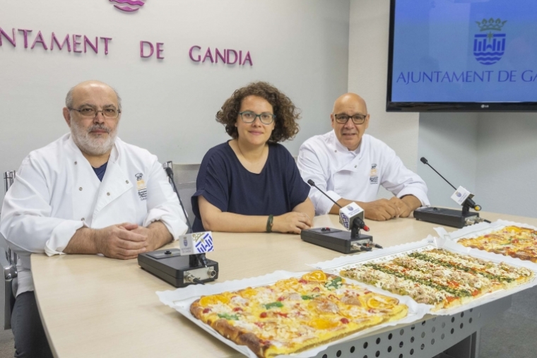Gandia presenta sus ''Coques'' dulces y saladas para la noche de Sant Joan