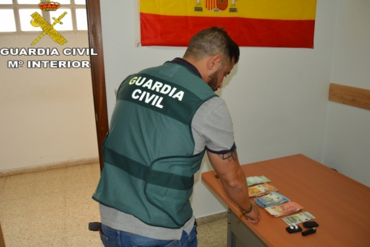 Detenido en El Real de Gandia por vender droga cerca de un colegio