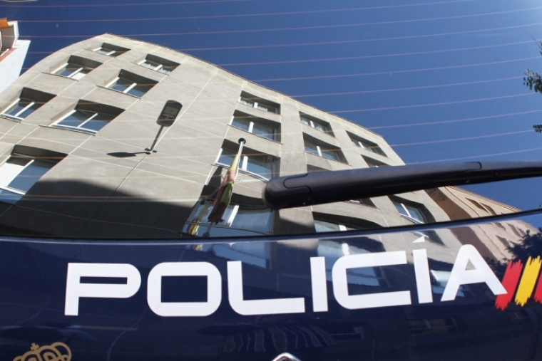 Detenido en Gandia un joven por pintar grafitis en una zona en construcción