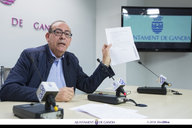 Un grupo de vecinos de Gandia felicitan al Ejecutivo por su rápida actuación