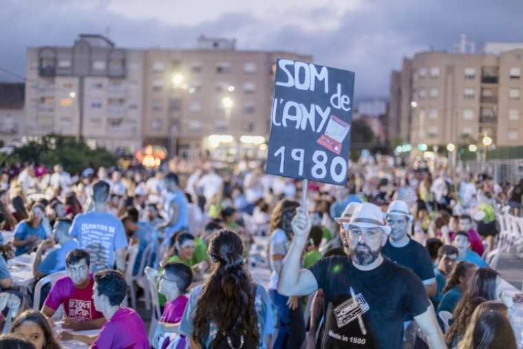 La I Fiesta de los Quintos reúne en Xeraco alrededor de 1.200 personas