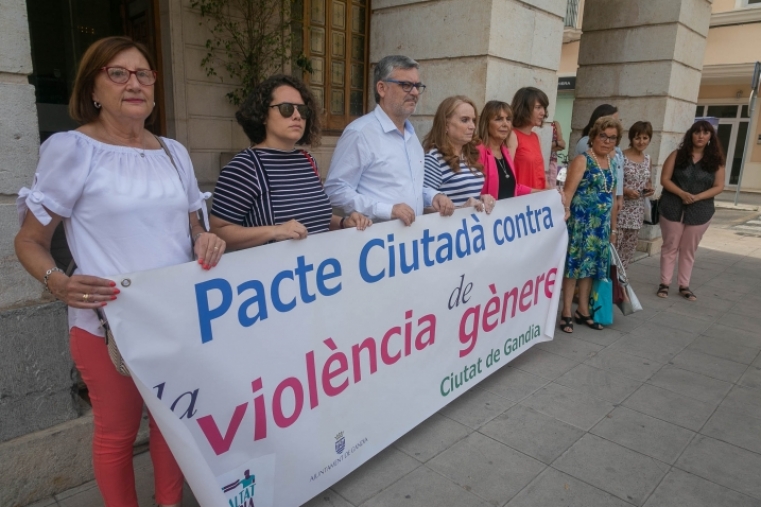 Gandia se manifiesta contra la violencia de Género