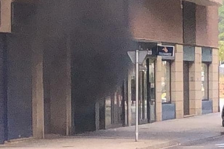 Arde una cochera en el Paseo de Gandia
