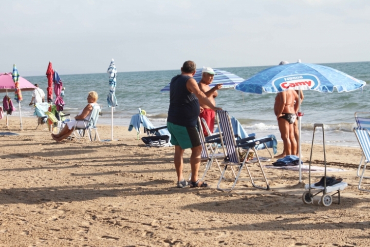 Los otros ''vigilantes'' de la playa de Gandia tema de portada del 7 yMedio
