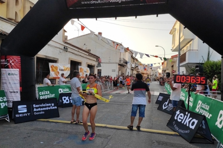 Davinia Albinyana y Jordi Ripoll se imponen en la XII Volta-Cross a Barx