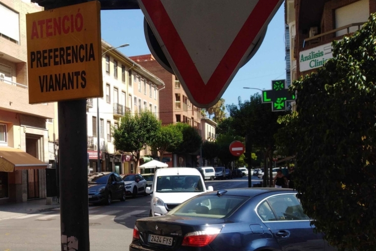 Una semana de vacaciones para los semáforos de la Avda. de Alacant en Gandia