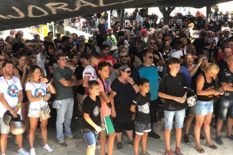 Más de 1.000 personas se congregan en la  XIII Matinal Motera de Palmera