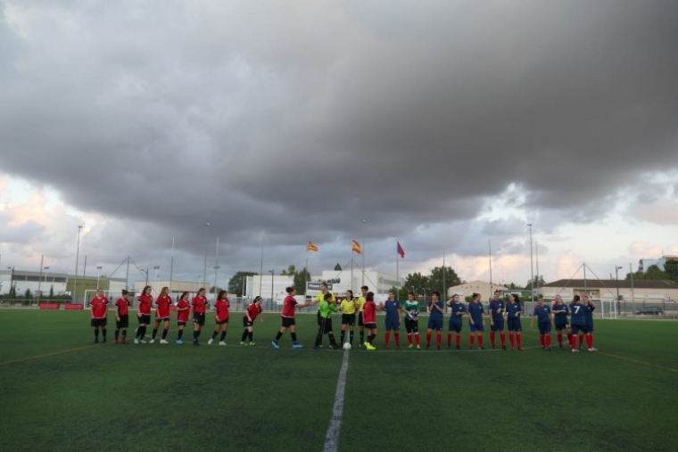 Las chicas del Miramar CF no pudieron ante un Manises autonómico