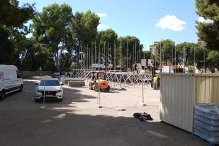 La AMPA del María Enríquez denuncia daños al instalar los conciertos de Fira