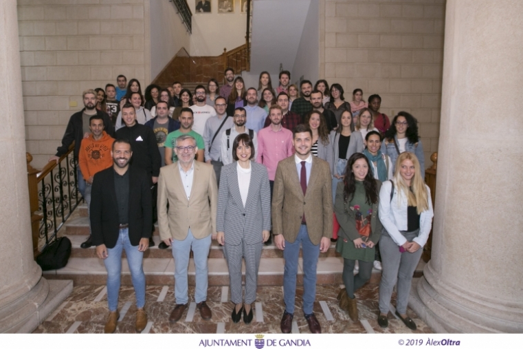 Gandia contrata a 50 jóvenes desempleados gracias a los programas de ayuda