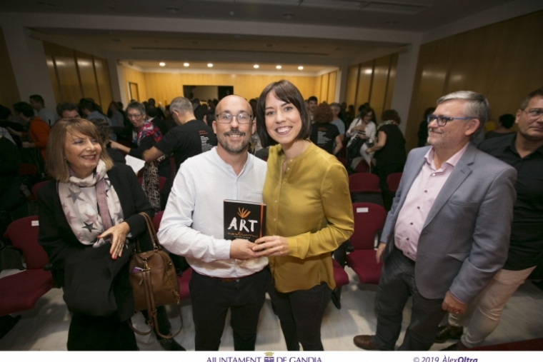 Gandia formaliza la cesión de la Casa de la Natura al Col·lectiu Öbertament