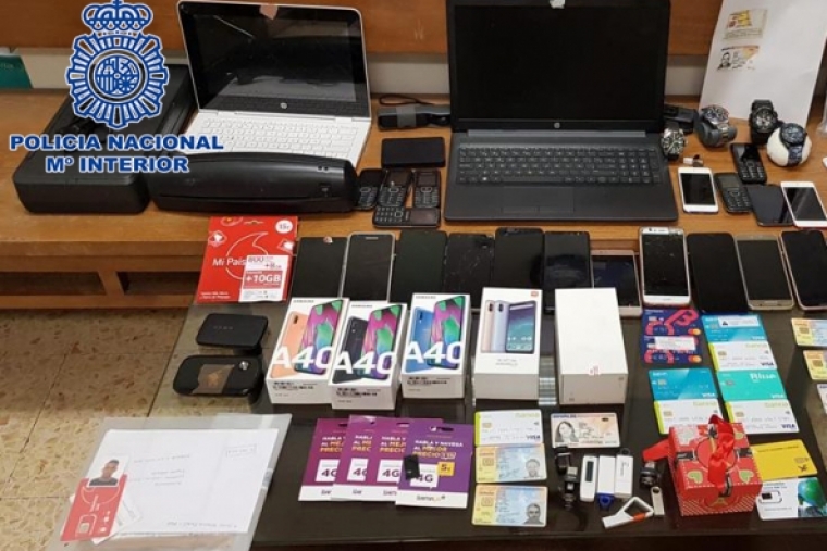 Detenidos en Gandia y Madrid por estafar con falsos créditos on line