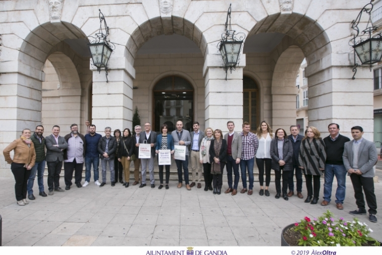 Gandia se suma a la campaña de declarar el Día Mundial del Pequeño Comercio