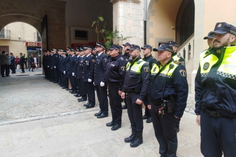 Gandia reconoce el esfuerzo de los agentes de la Policía Local