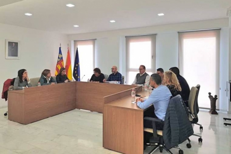 MariTrini Miñana sigue de alcaldesa de Palma de Gandia expulsada del PSOE