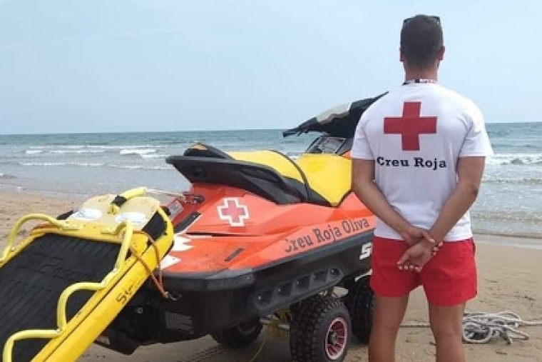 Oliva Turismo consigue 82.000 euros para promoción y servicios en sus playas
