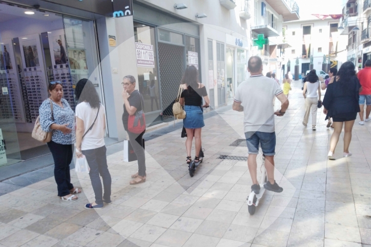 Gandia multará con 200 euros a patinetes eléctricos que circulen por aceras