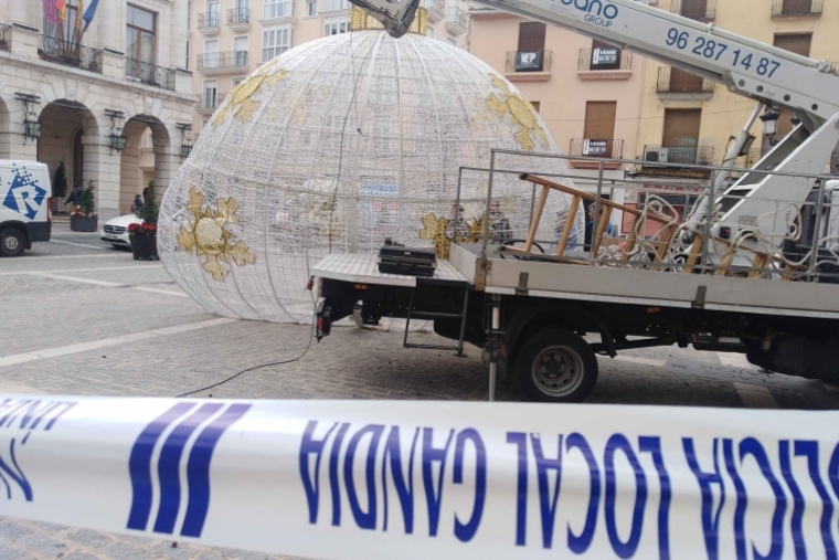 El viento alcanza los 100 km/h en Tavernes y causa daños en Gandia