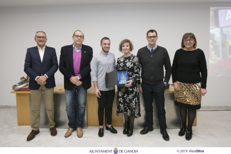 Faus Atelier gana el Primer Premio de Escaparates Navideños en Gandia