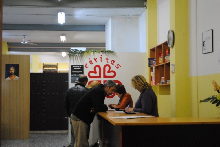 Cáritas Gandia cierra el economato e implanta la Tarjeta Solidaria