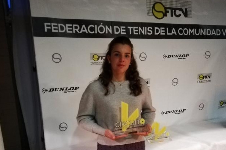 La tenista de Gandia, Loles Carbó Chova, gana el Máster Infantil 