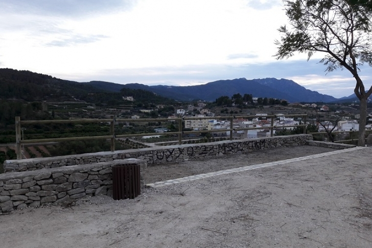Treinta horas sin luz en La Font por el incendio de un transformador