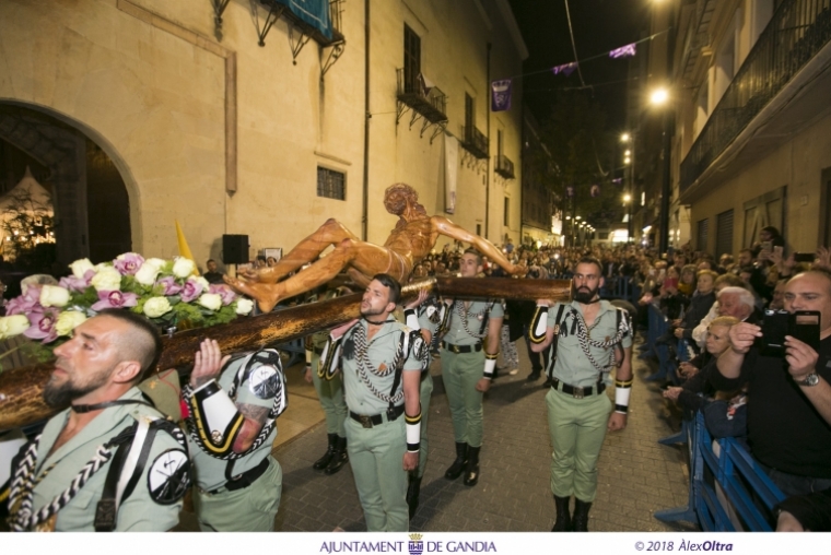 Yacente y Dolorosa con ''Las últimas miradas'' en la ''madrugá'' en Gandia