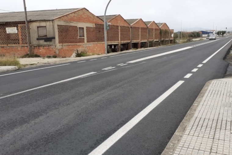 La Generalitat asfalta la entrada en Oliva de la carretera de Pego