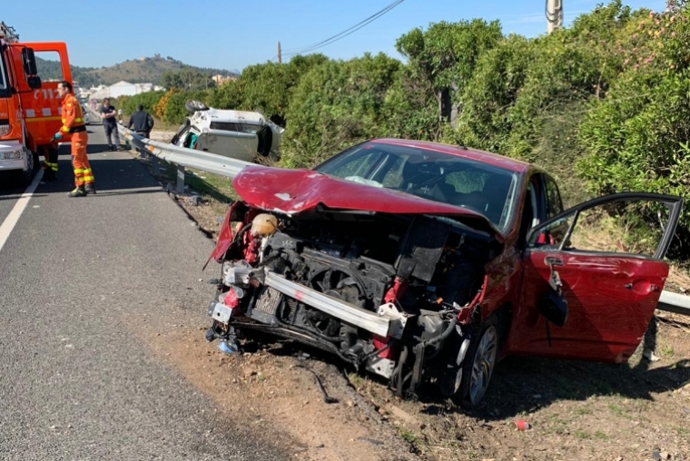 Tres heridos en un accidente de tráfico en Oliva