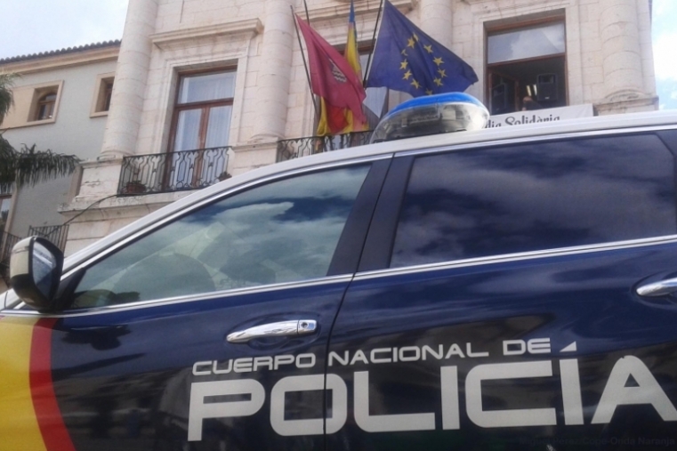 Un año sin fotocopiadora en la Comisaría de la Policía Nacional en Gandia