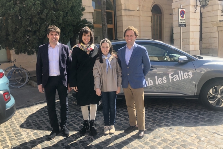 Moll Autos cede un año más los cohces oficiales de las fallas de Gandia