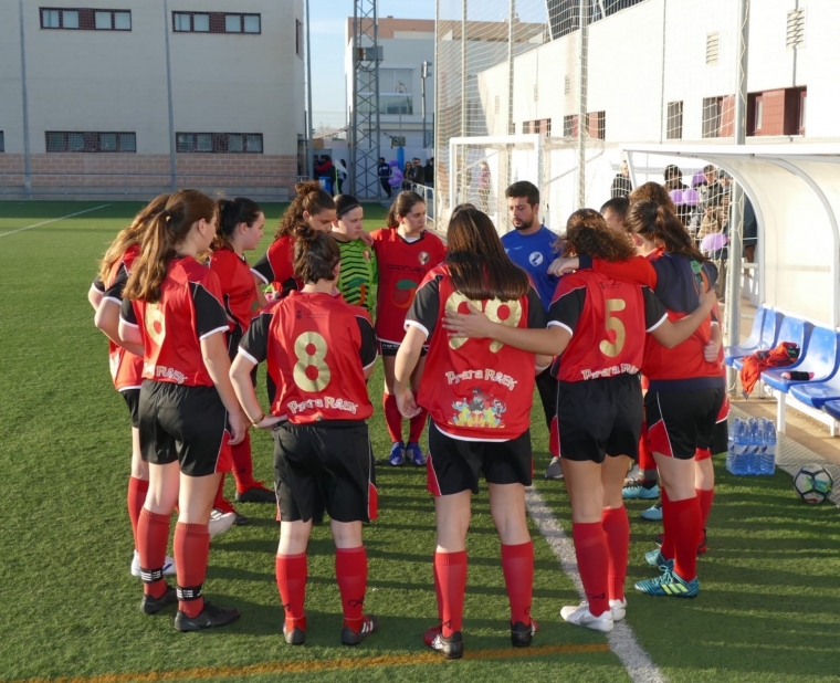 El Miramar femenino de fútbol se impone 7 - 1 al At. Cárcer C.F