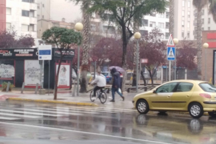 La Policía Local de Gandia multa a ciclistas y personas por ir por la calle