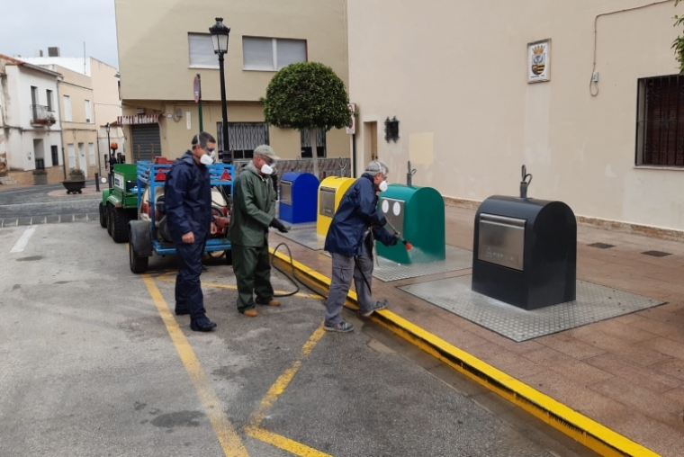 Miramar desinfecta espacios públicos, mobiliario urbano, vías y aceras