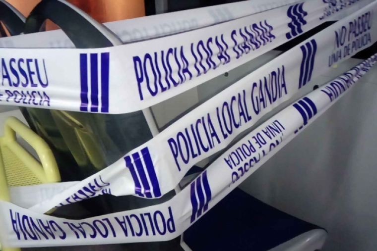 Dos controles policiales en Gandia y una joven que quiere fumar y charrar